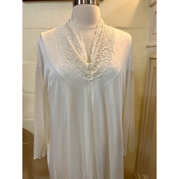 Vintage Shadowline Nylon Ivory‎ Nightgown & Matching Zip Up Robe Size Small - Picture 10 of 11